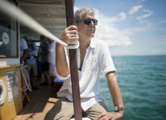 9.11 Anthony Bourdain i Laurie Woolever, Dookoła świata (premiera książki)