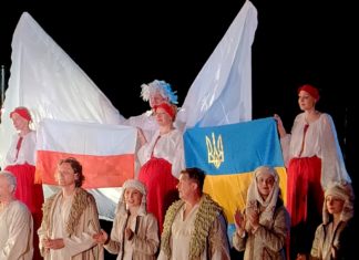 Wzruszający początek FETY